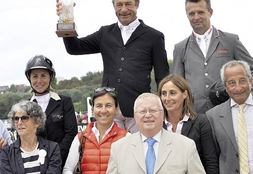 Michel Hécart entouré de Caroline Nicolas et Frédérick Cattebeke (Belgique)