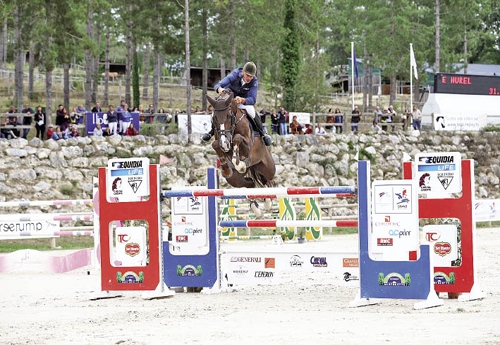 Jérôme Hurel remporte cette étape du Grand National avec Urano de Cour Au Bois (Photo FFE-PSV Jean Morel)