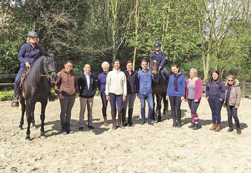 Groupe de stagiaires (© Maxime Denis Equi D Consult)