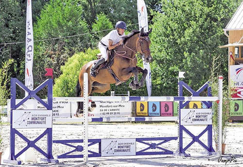 Hugo Barthelaix, vainqueur de 2 Grands Prix sur 3 le week-end, ici avec Angel (© Jump’Pix)