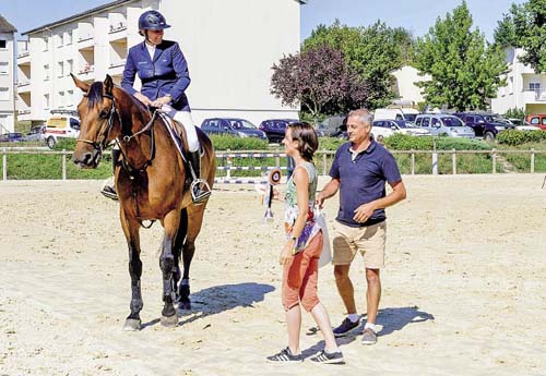 Catherine Offner félicitée par Eric Mondange