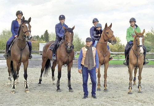 Le groupe autour de Nelson Pessoa (© Equiphot Bastien Ramael)