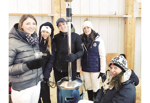 Les cavalières de l’équipe Amateurs de l’Ecole d’équitation du Waldhof a bravé courageusement le froid (Photo Waldhof)