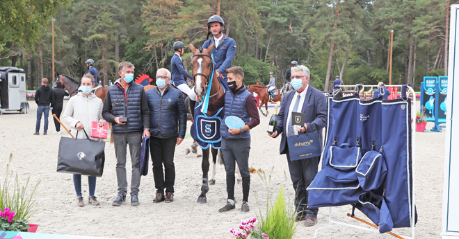 Le champion Gino des Luthiers, né dans les Vosges chez Jean-François Morizot, avec Aurelien Georges Picot