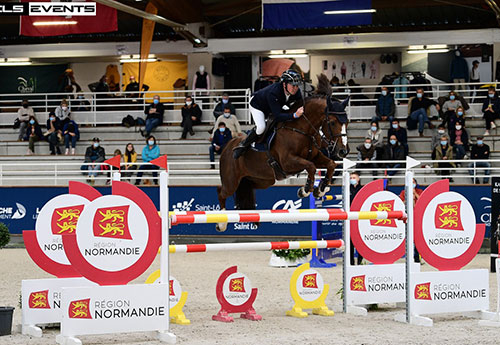 Benjamin Devulder et Vert Degris s'imposent dans le Prix 4* Stud-book Selle Français (Pixel Events)