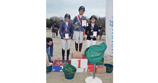 Championnat Amateur 1 Jeunes : 1. Lisa Hebrant (Unpcs)/Entracte de Champenotte; 2. Juliet Watson (Renaudine  Equitation)/Alias de Prelle; 3. Lylou Delahaye (Ecurie Livio)/Vif Argent de Boussac