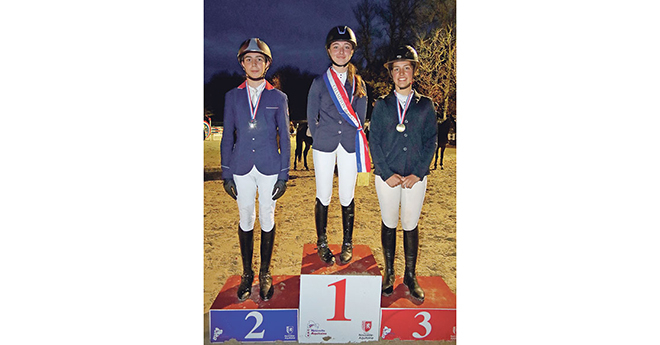 Championnat Amateur 2 Jeunes : 1. Rachel Weiler (Etrier de Bourgogne)/Riviero; 2. Valentin Quittet Eslan (E Quitteam)/Casanova d’Ems; 3. Maelys Wagnon (CE de Font Romeu)/Elsa du Temple