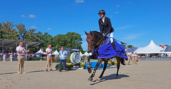 Katrin Eckermann (GER) et Cascajall gagnants des 6 ans (© FEI Sportfot)