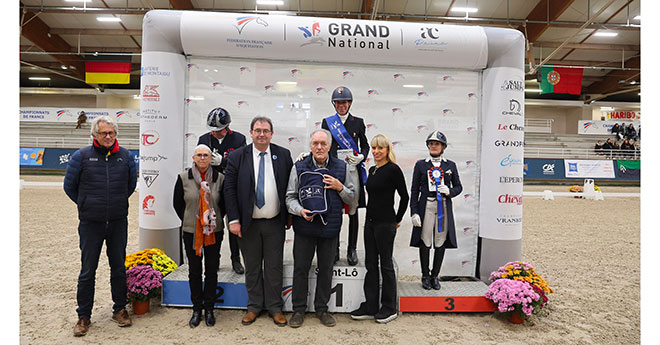 Le podium : Stéphanie Brieussel, Gilles Siauve, Barbara Clément-Klinger (FFE/PSV)