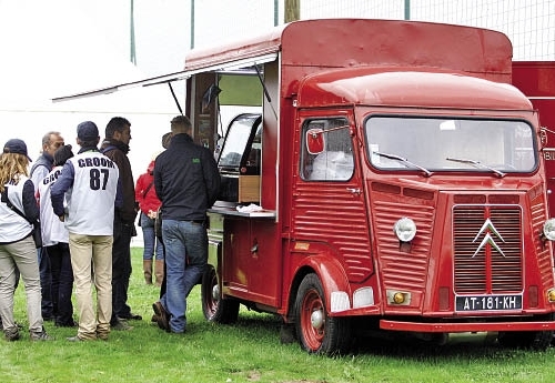 Le retour des Citroën HY : sympa certes, pour une fête hippique mais pas pour des JEM