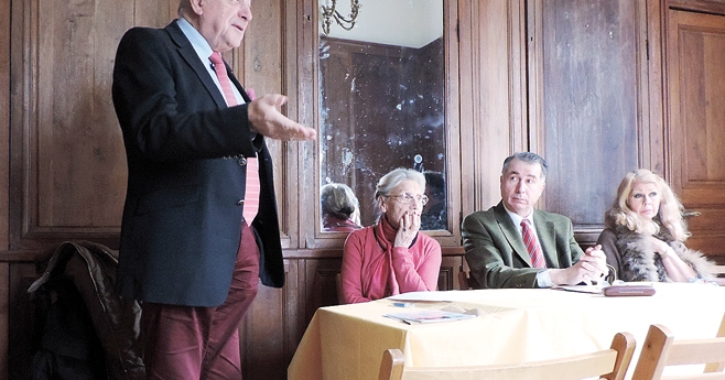 François Lucas intervient en présence de Nicole Hurel, Patrick Clérin et Catherine Palmer