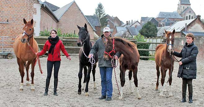 Trois frères et soeur qui ont Kannan pour père