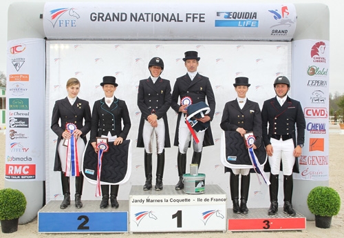 Podium Grand National : Bertrand Liegard, Claire Gosselin et Marie-Emilie Bretenoux (© FFE/PSV)