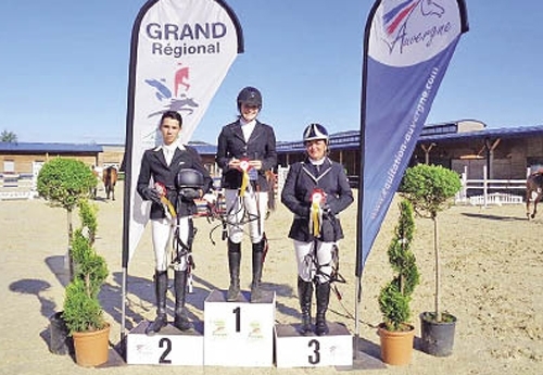 Le podium du GP Amateur Elite, 1re Céline Vergne, 2e Alex Blanco, 3e Caroline Tichit