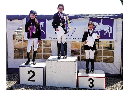 Le podium  poney libre (© Florence L.)