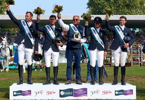 Gijon, FEI Furusiyya Nations Cup : victoire française de : Aymeric de Ponnat, Alexandre Fontanelle, Philippe Guerdat, Adeline Hecart, Cyril Bouvard (photo: © Herve Bonnaud)