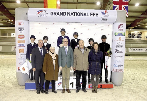 Podium du Grand National (© FFE-PSV)