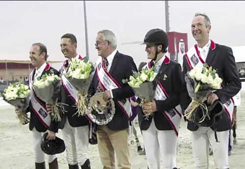 Les quatre mousquetaires victorieux entourant Philippe Guerdat