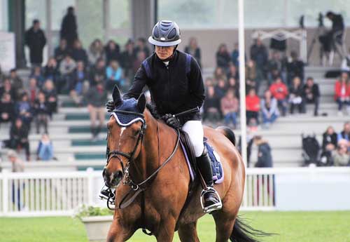 Marie Hécart remporte le Derby avec sa nouvelle monture