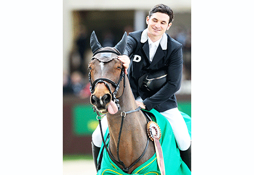 Steve Guerdat, le champion olympique suisse, et Nino des Buissonnets ont remporté le Grand Prix en 2015