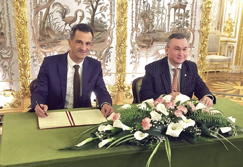 Signature de la convention de partenariat T. Gausseron et O. Rizhkov