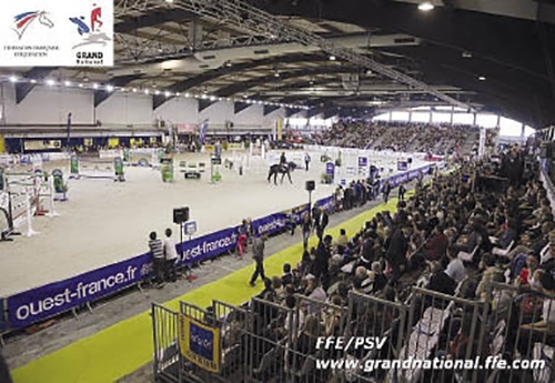Les cavaliers ne tarissaient pas d’éloges sur le Celtik Jump qui s’arrête (© FFE/PSV)