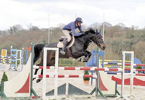 Chipie de Coquerie (Contendro de Cuvry) avec Simon Gallet remportent les 6 ans (© P. Gourdin)