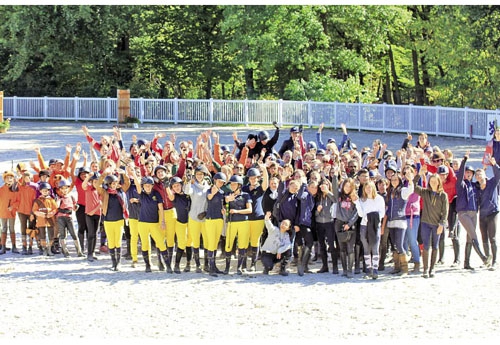 Groupe heureux et coloré (© CDE Oise)