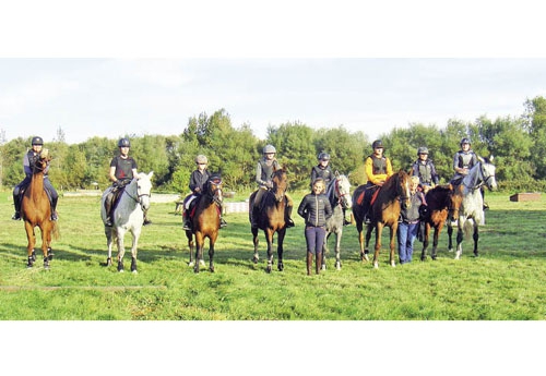 Groupe de CCE autour de Marie (© CDE Pas de Calais) 