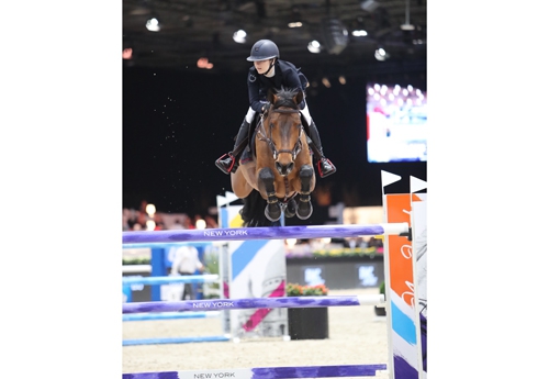 Lucy Davis/Caracho
