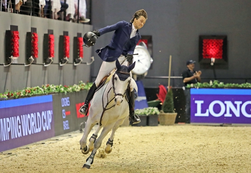 La joie du vainqueur (© Etienne Robert)