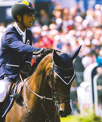 Dans la cour de Carlos Lopez