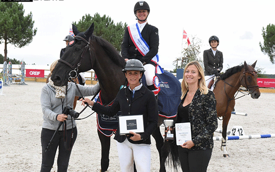 Anne Sophie aux prix (©Pixelevent)