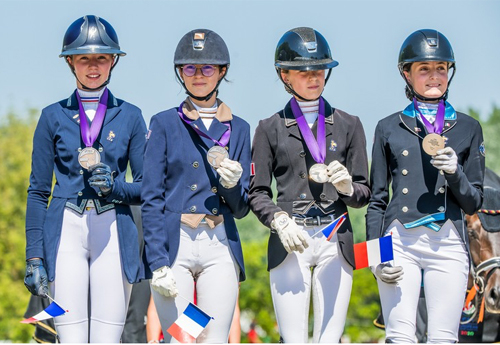 L'équipe de France Enfants à la remise des prix (© FEI - Lukasz Kowalski)