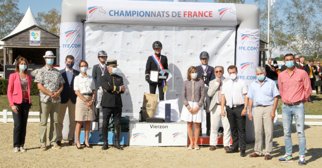 Podium championnat Pro 2 (© FFE/PSV)