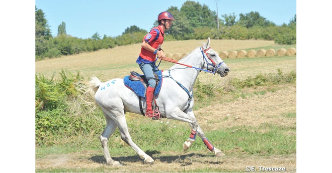 Roman Lafaure et Akim Cabirat, champions de France Amateur élite Grand Prix 160 km en 2019 (© E. Trescaze)