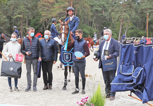 Le champion Gino des Luthiers, né dans les Vosges chez Jean-François Morizot, avec Aurelien Georges Picot