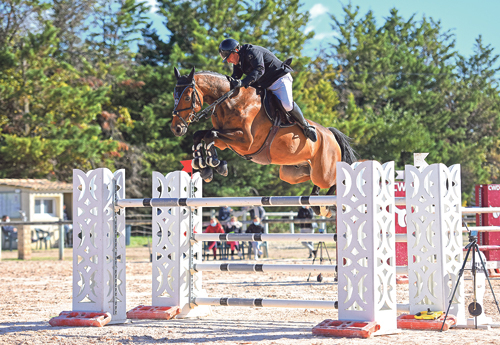 Jimmy Jean récidive sa victoire de Pertuis en remportant le GP Pro 1 de Nîmes Costières, chez Jean François et Laura Garnier le 11 octobre, seul double sans-faute du GP (© Cécile Candau)