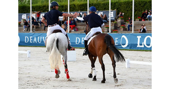 Astier Nicolas et le jockey Théo Bachelot lors du Longines Equestrian Challenge Normandie en 2019 (© Scoopdyga)