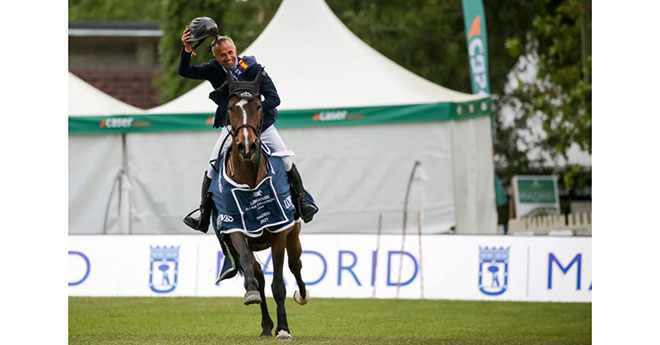 Seulement 2 au barrage et Olivier avec beaucoup de sérénité avec Vivaldi des Meneaux bat Scott avec plus de 2 secondes d'avance ! (Photo LGCT)