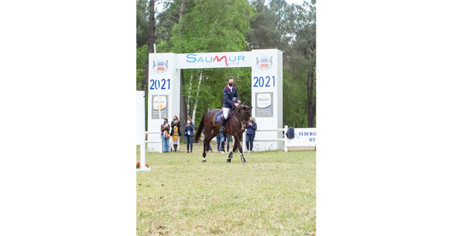 La talentueuse Birmane fait encore parler d'elle sous la selle de Tom Carlile (© M. Guillamot)