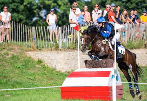 Mae Rinaldi et Boston du Verdon, médaillés d'or en équipe et en individuel en concours complet (© FEI/Lukasz Kowalski)