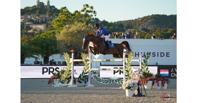 CSI 4* (1,45 m) : Jur Vrieling et Chabada de l'Esques (© Sportfot-Hubside Jumping)