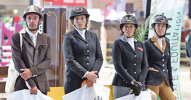 Remise des prix Style Elite : 1. Claire Brunet/Upsilon du Sornin (173,25); 2. Catherine Blaize/Venica de Chateluis (167,50); 3. François Guihard/Vintage de Liam (167)