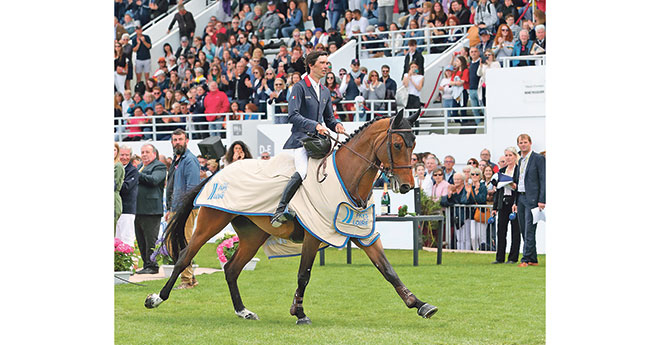 Le tour d’honneur de Dorado de Riverland et Robin Le Squeren à La Baule (© ER)