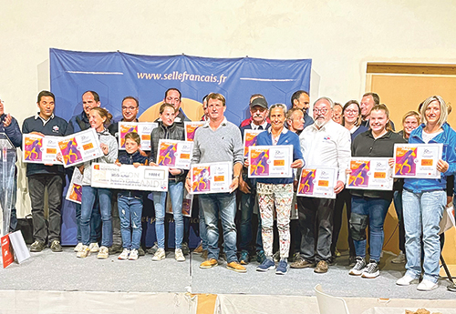 Précédant le moment de grande convivialité qu’est le pot des régions où chacun amène des spécialités locales, le stud-book a distribué les primes d’encouragement à la jeune génétique soit 80 000 euros pour les trois disciplines