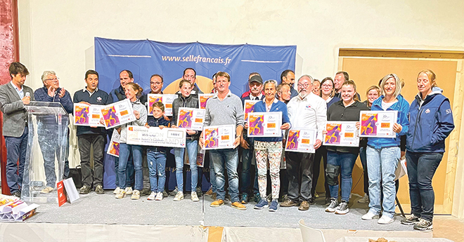 Précédant le moment de grande convivialité qu’est le pot des régions où chacun amène des spécialités locales, le stud-book a distribué les primes d’encouragement à la jeune génétique soit 80 000 euros pour les trois disciplines