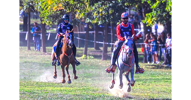 HH Sheikh Nasser Bin Hamad Al Khalifa (BRN), avec le cheval Lola De Jalima  (© Ahmed Fathi/Team Bahrain)