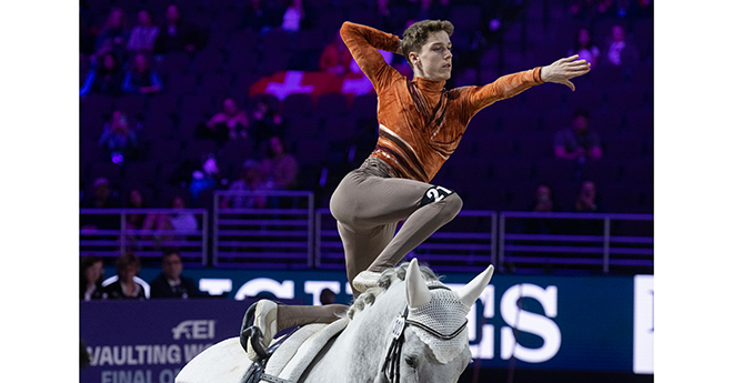 Sam Dos Santos (NED) et Max (© FEI/Richard Juilliart)