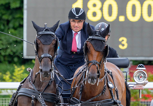 A quelques foulées de la victoire, Franck Grimonprez remporte le CAI et son titre de Champion de France